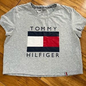 Tommy Hilfiger Cropped Tee Size M